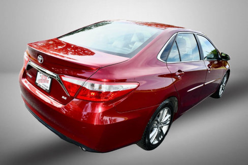 Used 2016 Toyota Camry SE image 6