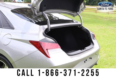 Used 2023 Hyundai Elantra SEL w/ Convenience Package image 36