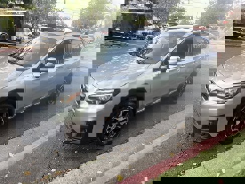 Used 2018 Subaru Crosstrek 2.0i Premium w/ Popular Package #3 image 2