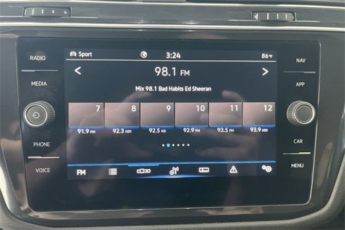 Used 2021 Volkswagen Tiguan SEL Premium R-Line image 38