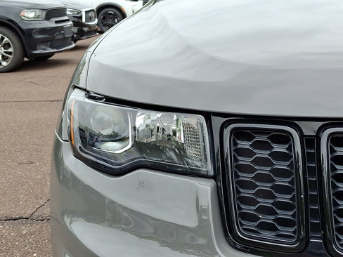 Used 2019 Jeep Grand Cherokee Laredo image 12