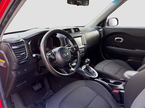 Used 2018 Kia Soul + image 10