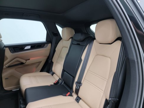 New 2026 Porsche Cayenne image 15