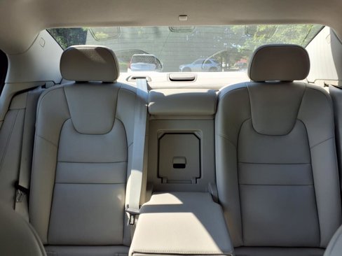 Used 2025 Volvo S60 B5 Plus image 19