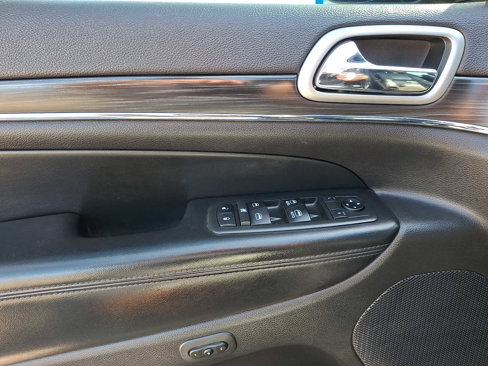 Used 2019 Jeep Grand Cherokee Limited image 11