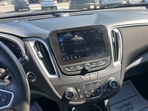 Used 2023 Chevrolet Malibu LT image 16
