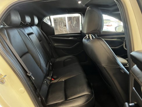 Used 2022 MAZDA MAZDA3 s image 11
