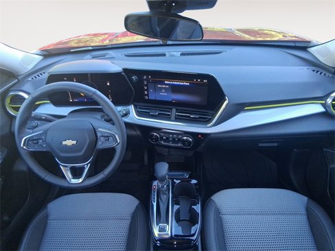 Certified 2024 Chevrolet Trax LT w/ Driver Confidence Package image 11
