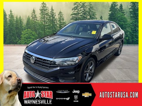 Used 2019 Volkswagen Jetta R-Line w/ R-Line Cold Weather Package image 1