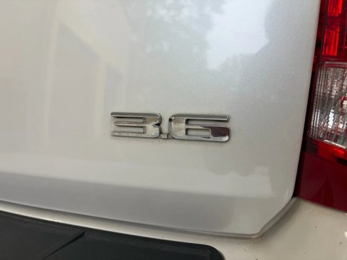 Used 2015 Cadillac SRX Luxury w/ Driver Awareness Package image 20