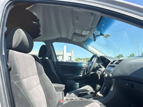 Used 2004 Honda Accord LX image 18