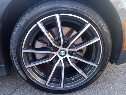 Used 2022 BMW 330i Sedan w/ Driving Assistance Package image 9