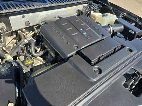 Used 2014 Lincoln Navigator L 4WD image 13