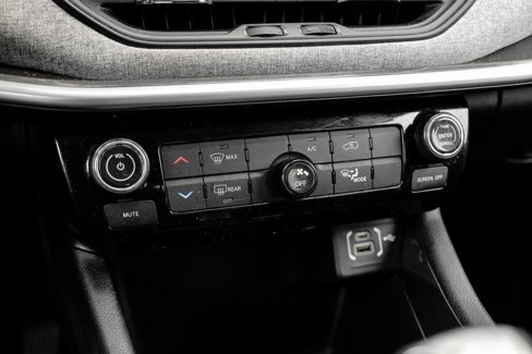 Used 2022 Jeep Compass Latitude image 35