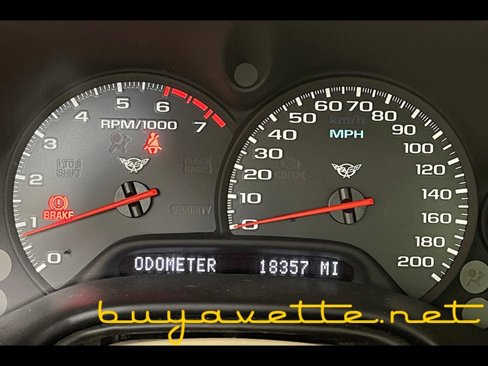 Used 2004 Chevrolet Corvette Coupe w/ Preferred Equipment Group image 15
