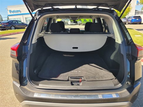 Used 2021 Nissan Rogue SV image 11