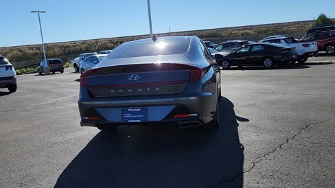 Used 2022 Hyundai Sonata SEL w/ Convenience Package image 3