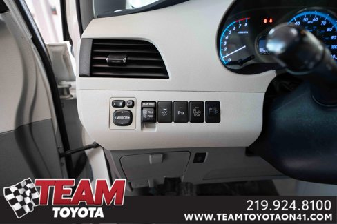 Used 2013 Toyota Sienna Limited image 11