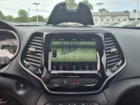 Used 2020 Jeep Cherokee Limited image 27