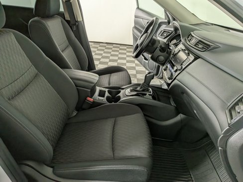 Used 2020 Nissan Rogue SV image 27