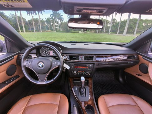 Used 2011 BMW 328i Convertible image 18