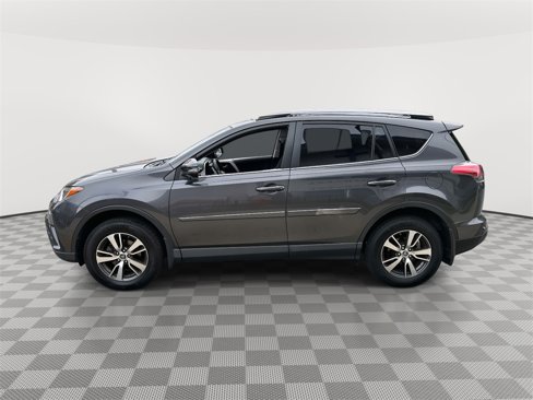 Used 2018 Toyota RAV4 XLE image 6