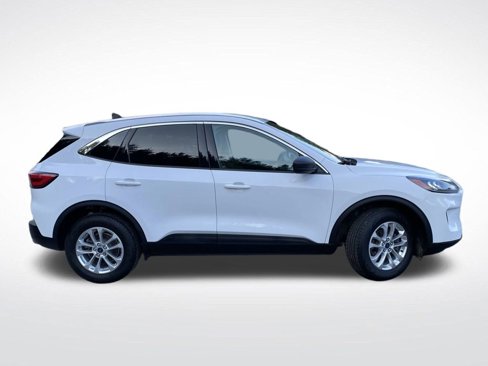 Certified 2022 Ford Escape SE image 3