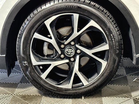 Used 2018 Toyota C-HR XLE image 12
