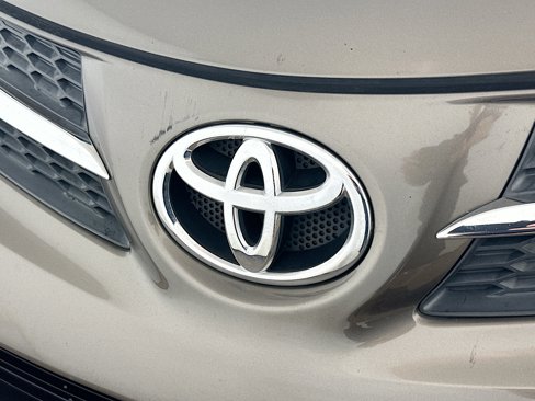 Used 2015 Toyota RAV4 Limited image 26