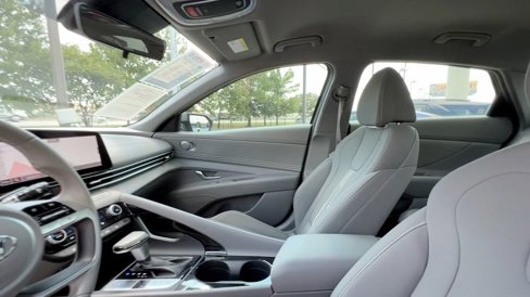 Used 2023 Hyundai Elantra SEL w/ Convenience Package image 32
