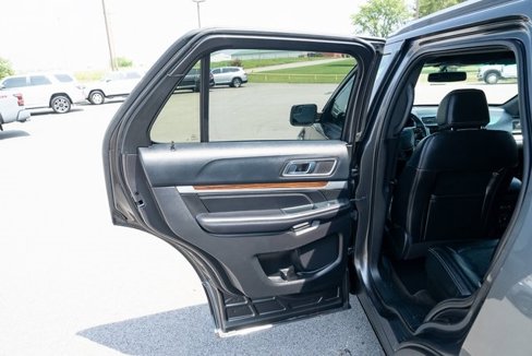 Used 2016 Ford Explorer Limited image 12