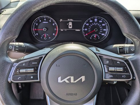 Used 2023 Kia Forte LXS image 7