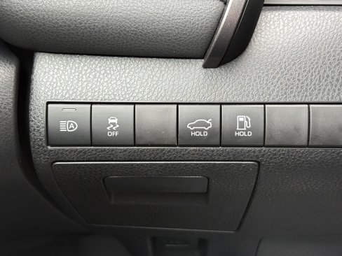 Used 2022 Toyota Camry SE image 25