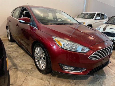 Used 2017 Ford Focus Titanium w/ Titanium Technology Package image 3