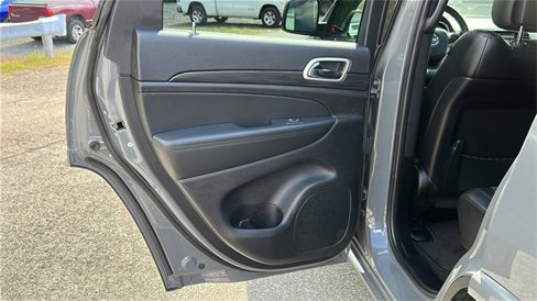 Used 2022 Jeep Grand Cherokee Laredo X image 22