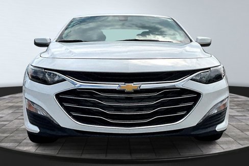 Used 2021 Chevrolet Malibu LT image 2