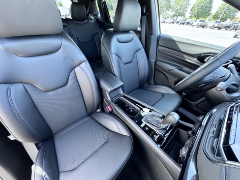 New 2026 Jeep Compass Latitude image 18