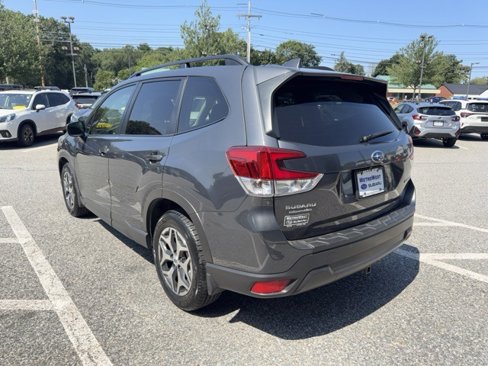 Used 2021 Subaru Forester Premium image 3