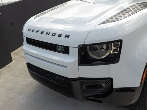 Used 2023 Land Rover Defender 130 X-Dynamic SE image 30