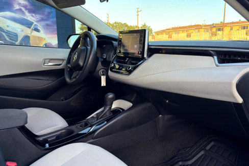 Used 2020 Toyota Corolla LE image 15