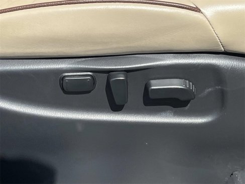 Used 2017 Nissan Armada Platinum w/ Captain Seat Package image 26