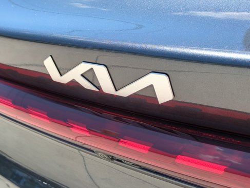 Used 2023 Kia K5 LXS image 9