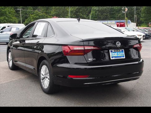 Used 2019 Volkswagen Jetta S image 3