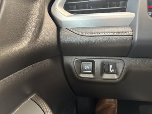 Used 2023 GMC Acadia SLT image 35