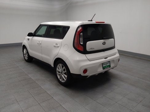 Used 2018 Kia Soul + image 3