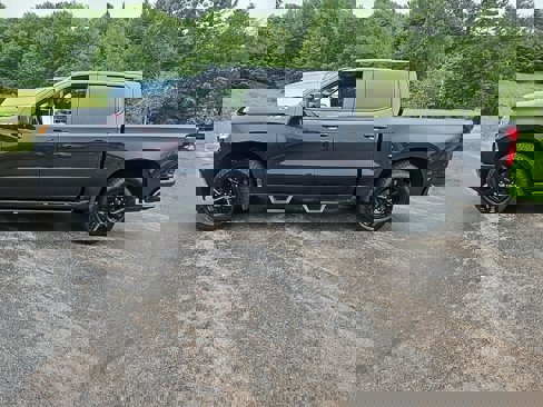 Used 2022 Chevrolet Silverado 1500 RST image 2
