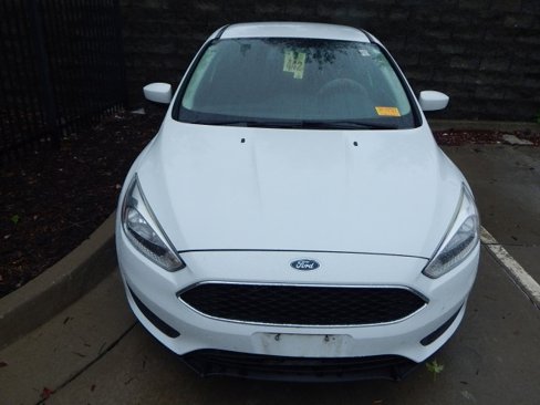Used 2018 Ford Focus SE image 2