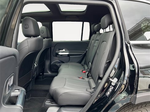 New 2025 Mercedes-Benz GLB 250 4MATIC image 13