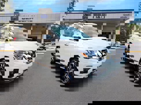 Used 2020 Nissan Pathfinder Platinum image 8