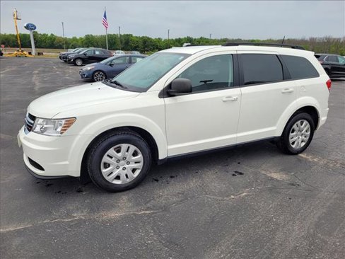 Used 2020 Dodge Journey SE image 1